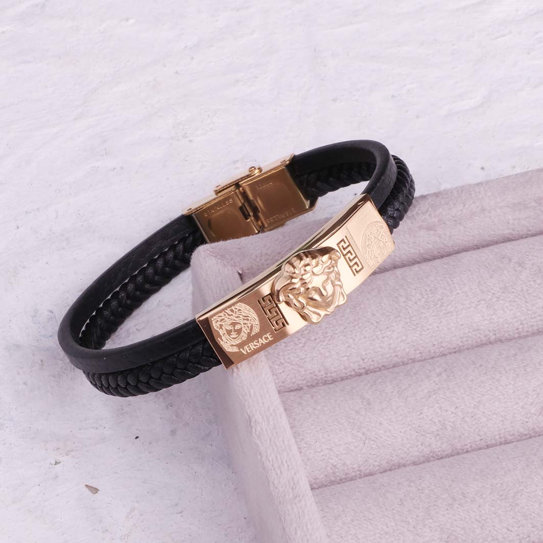 دستبند چرم پلاک دار مردانه VERSACE